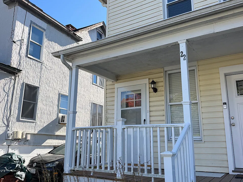22 Belle Ave #2