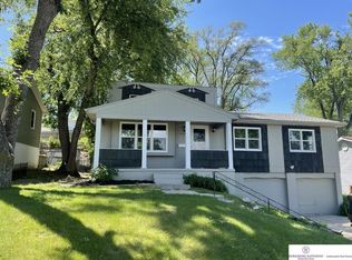 6329 Parkview Ln, Omaha, NE 68104