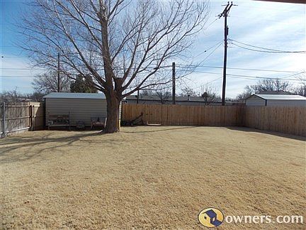Spacious Backyard.  Grass has been kept and is in mint condition