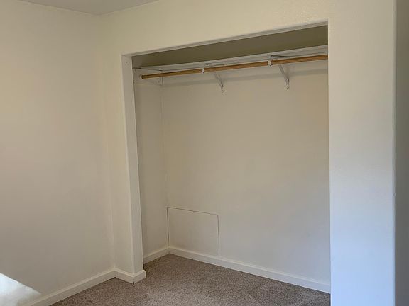 5th image of 901 Mount Olympus Ave SE #C