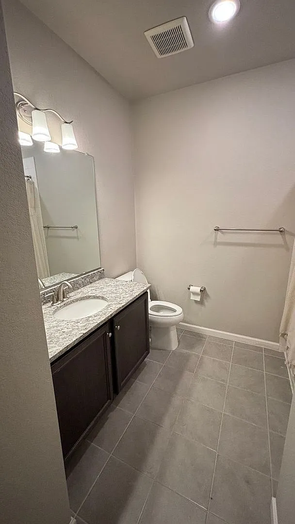 Charming 3BR Condo in Denver — Photo 3