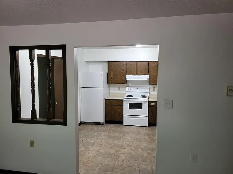 1102 W McPherson St #16 — Photo 1