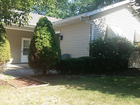 4th image of 634 Autumn Dr