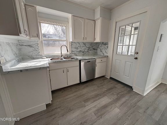 4th image of 1511 Upton Ave