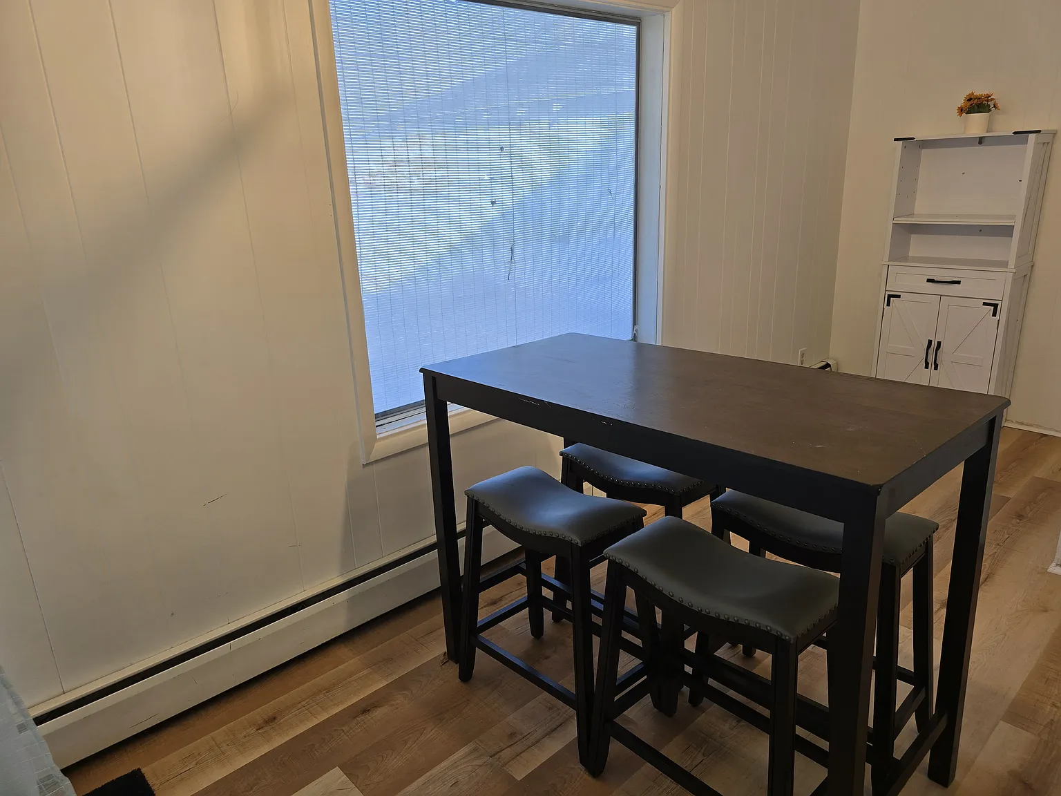 2 bed, 1052 sqft, $1,750 — Photo 3