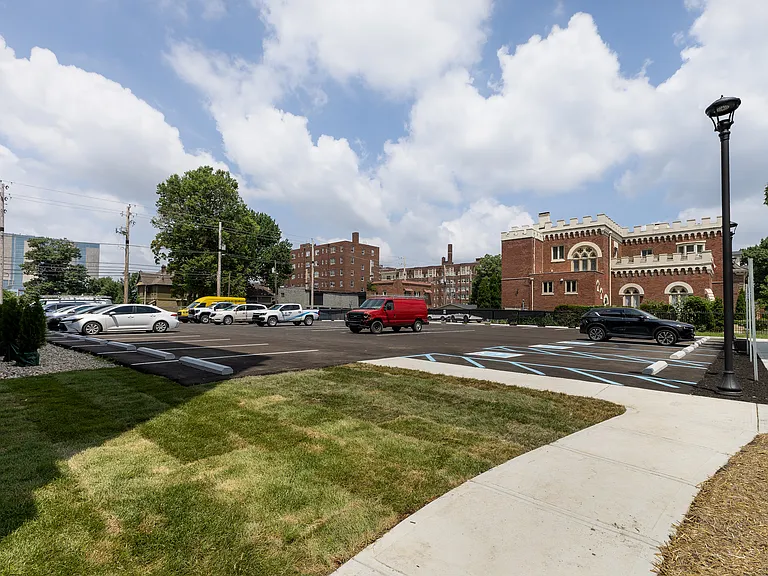Marleigh Apartments — Photo 4