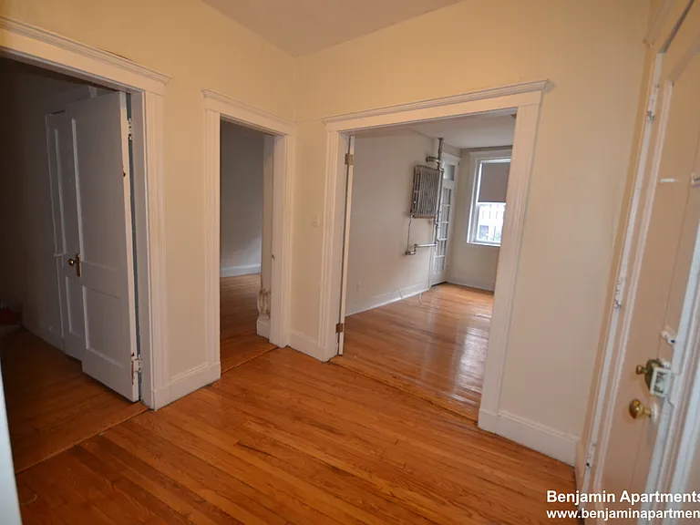 127 Sutherland Rd #A2 — Photo 3