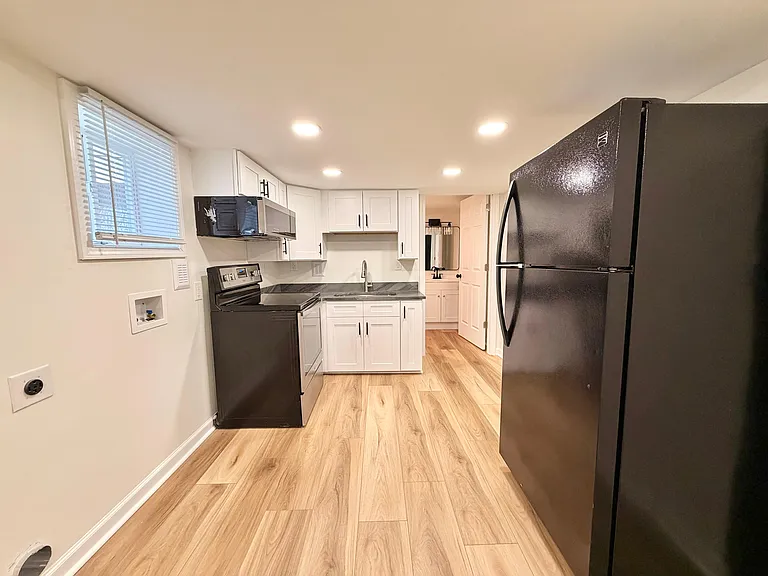 433 Lindsay St #B — Photo 4