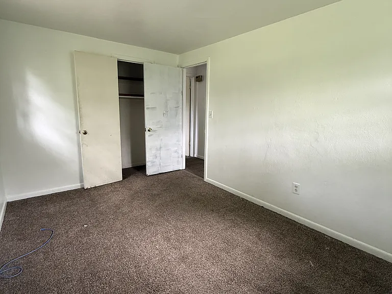 100-102 W Lindberg Dr — Photo 10
