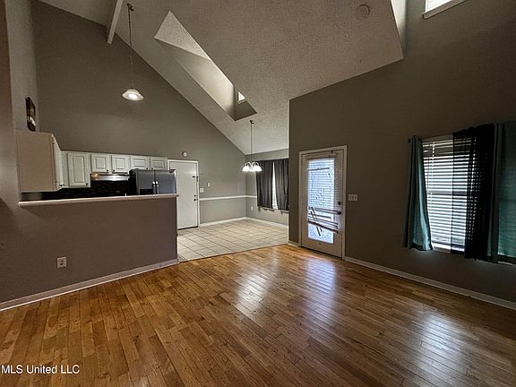 3rd image of 1826 Twin Pine Dr
