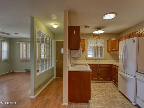 5th image of 124 Hudson Parkway #D