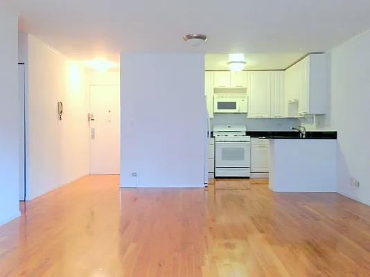 Rented by Yuan Jessica Chuang, LREB | media 17