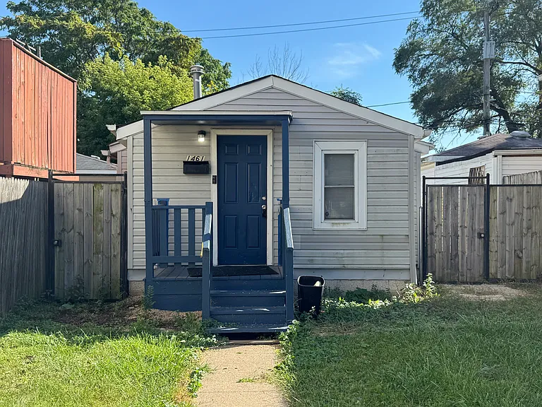 1461 W 114th Pl — Photo 1