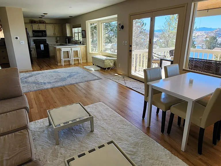 1513 Pinyon Dr — Photo 9