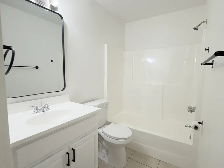 430 Thor Ave SE — Photo 8