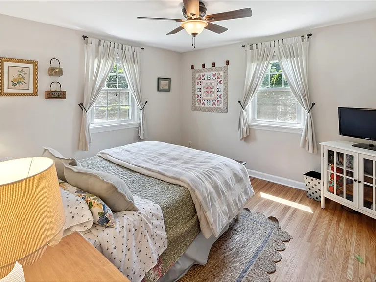 39 Little Brook Dr — Photo 5