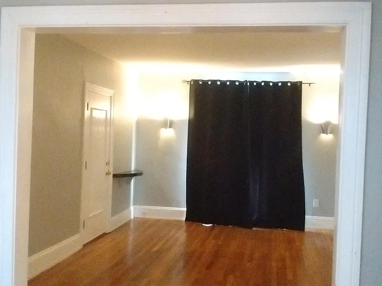 3000 W Grace St #302 — Photo 4