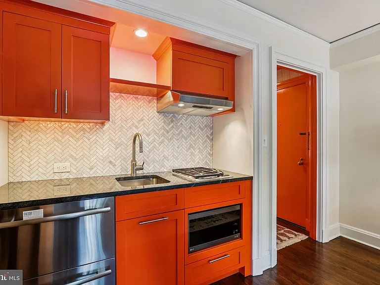 31 Palmer Sq W #A — Photo 13