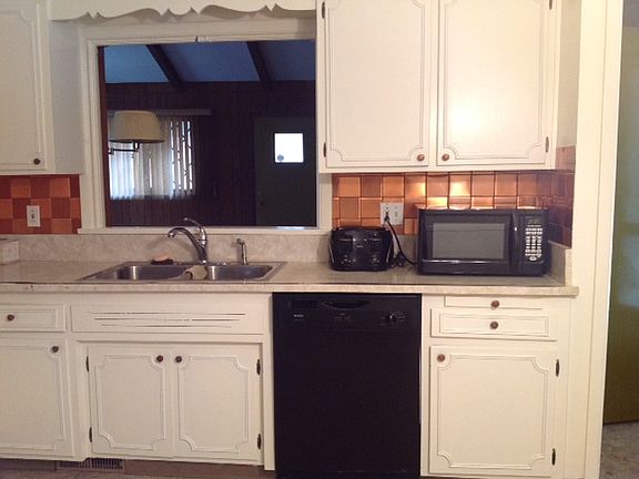 3rd image of 23797 Shurmer Dr