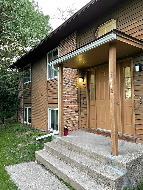 1 bed, 941 sqft, $975 — Photo 1
