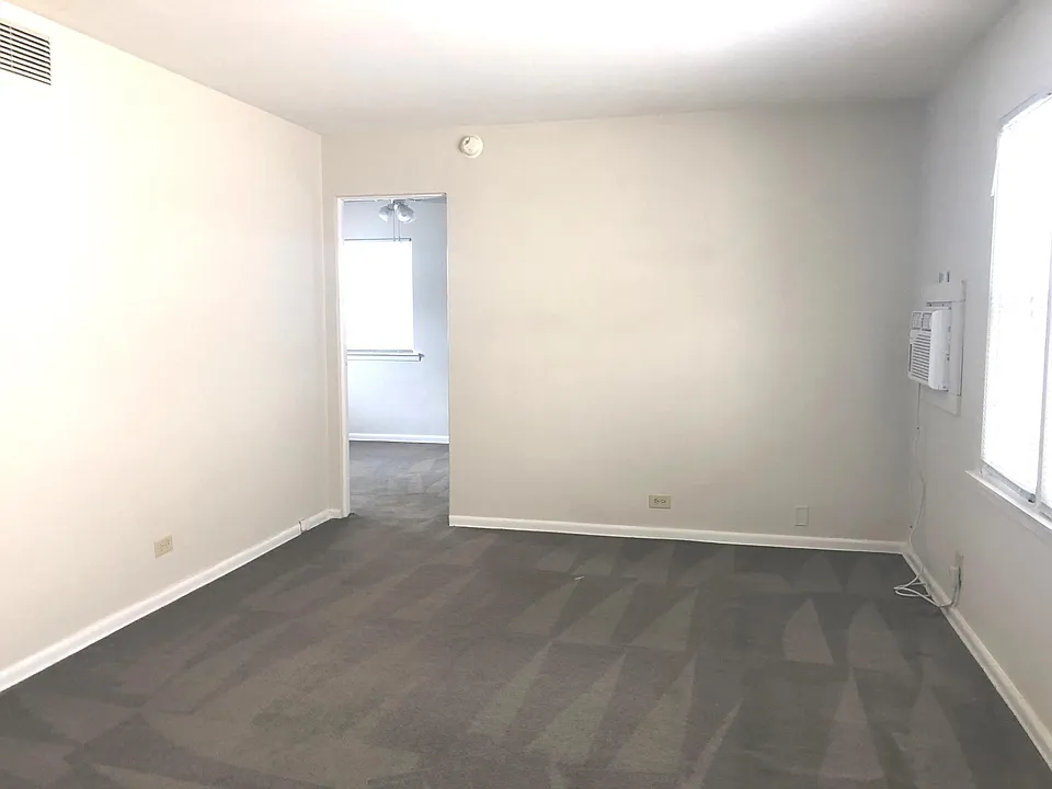 Large Carpeted Living Room