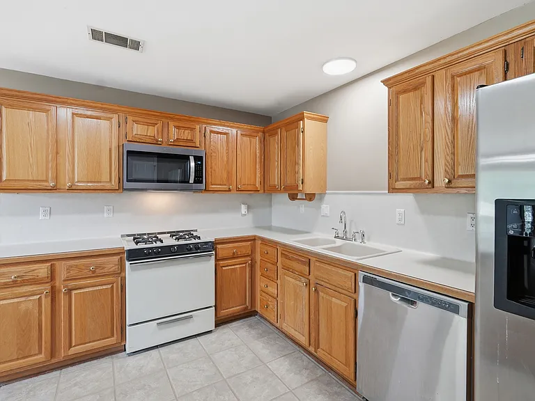1 Zircon Dr — Photo 6
