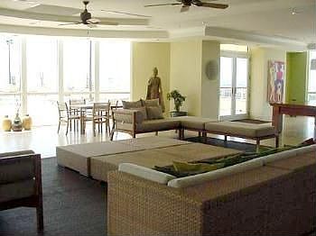 5th image of 511 SE 5th Ave APT 2011