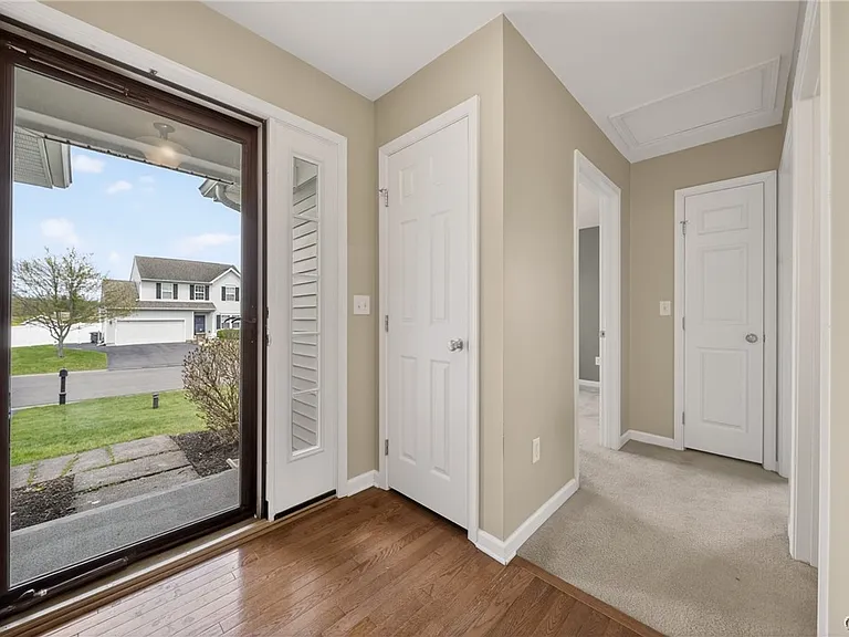 5472 Alfreton Dr — Photo 7