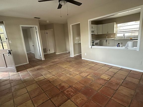 3rd image of 7732 Daetwyler Dr