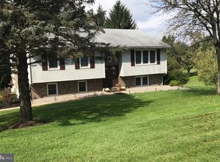 713 Gouglersville Rd, Sinking Spring, PA 19608