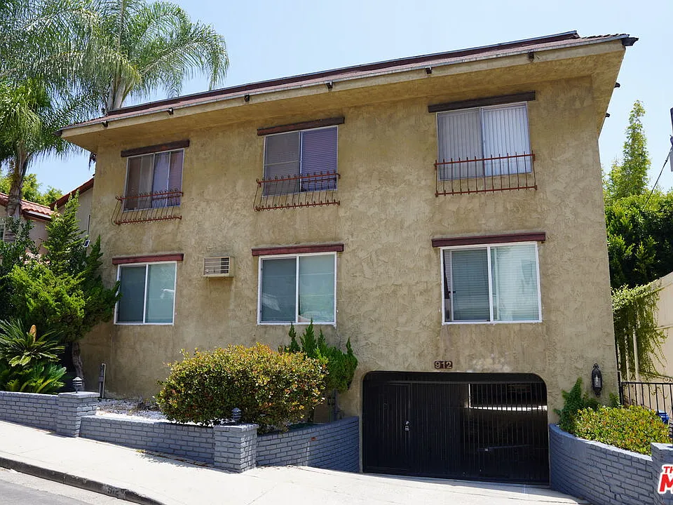 912 Hilldale Ave #3