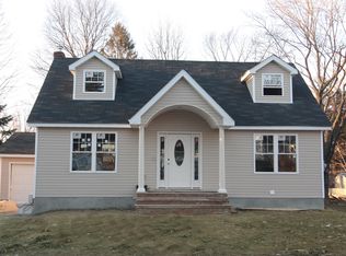 24 Dawson Dr, West Caldwell, NJ 07006