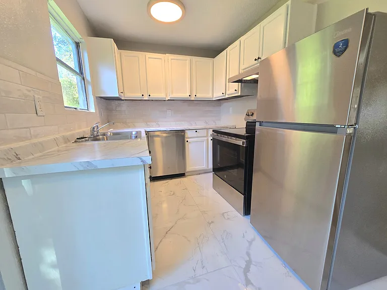 1017 Fremont Ave — Photo 7