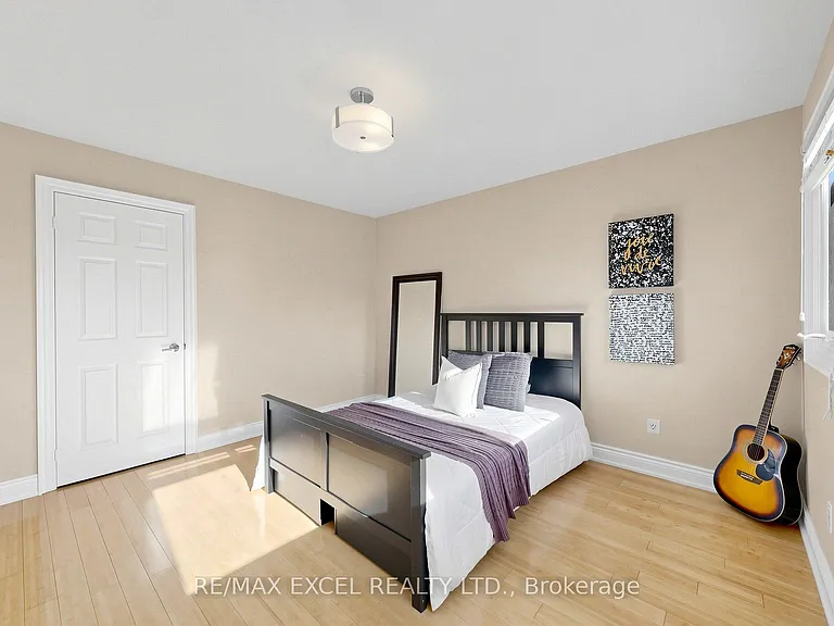 43 Piccadilly Rd — Photo 35