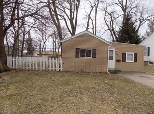 901 36th St NE, Cedar Rapids, IA 52402