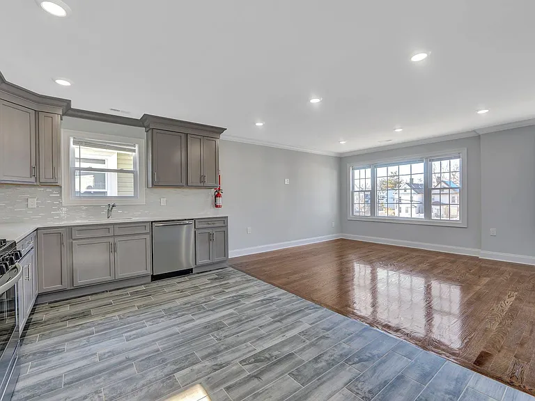 126 N 15th St #2 — Photo 2