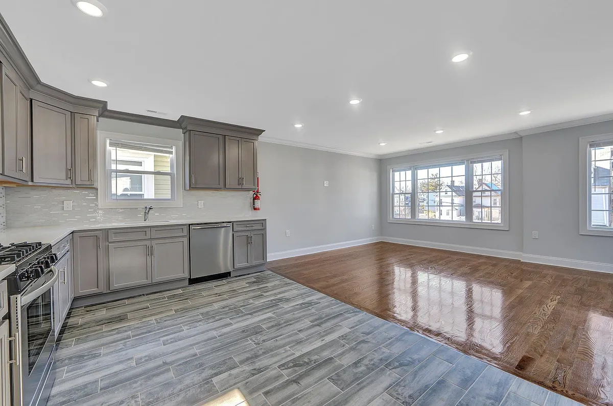 Building Photo - 126 N 15th St #2