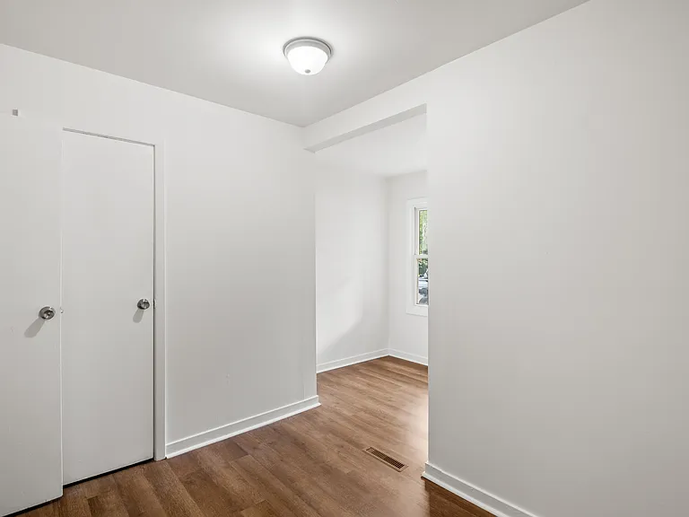 27 Bethune Ct — Photo 11