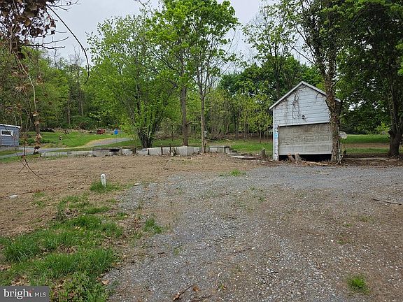2nd image of 604 S Mountain Rd