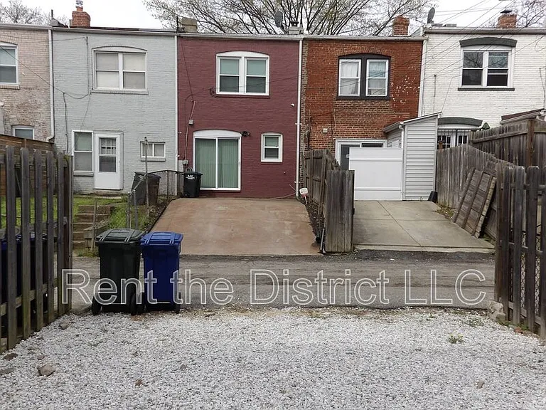 1114 Abbey Pl NE — Photo 21