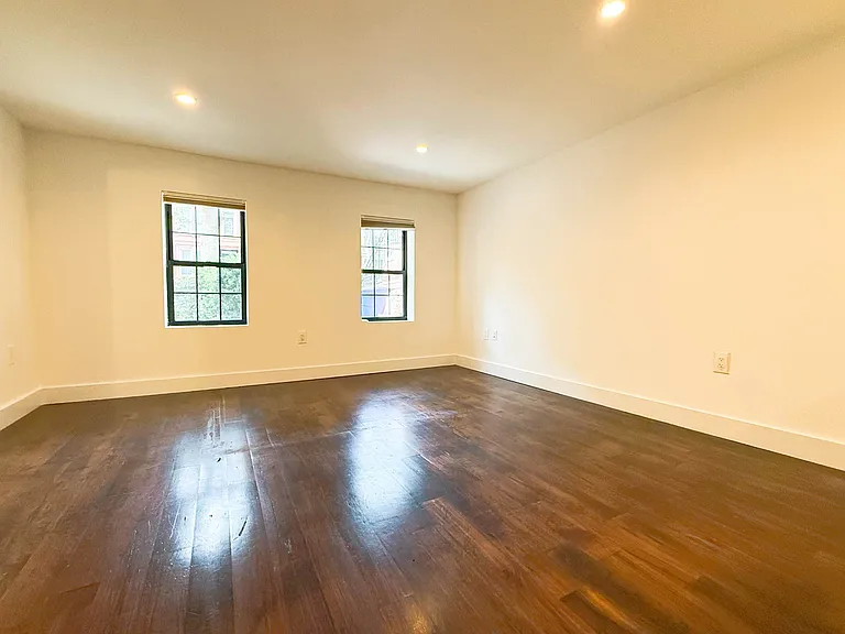 316 Halsey St #1 — Photo 2