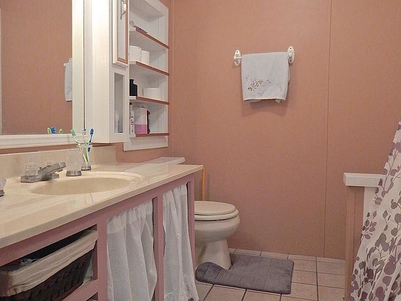 4th image of 128 Nicole Ct