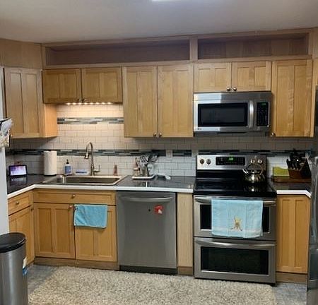 5th image of 48 Burlington Ct #1706