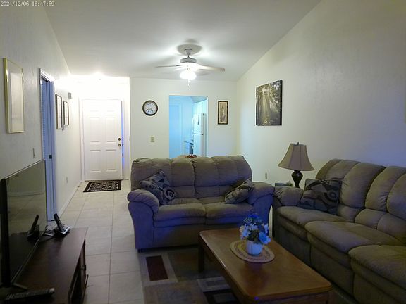 5th image of 115 E Hartford St #9