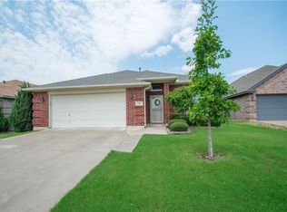 9109 Rushing River Dr, Fort Worth, TX 76118