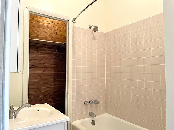 2nd image of 2012 E York St Floor 1