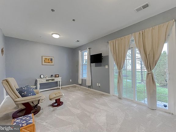 4th image of 43635 Marguerite St