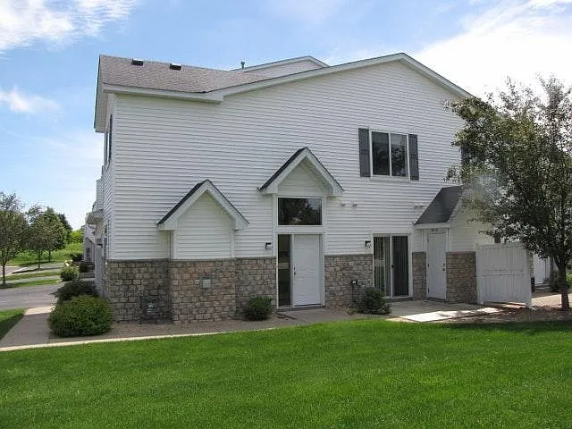 6844 Meadow Grass Ln S — Photo 11