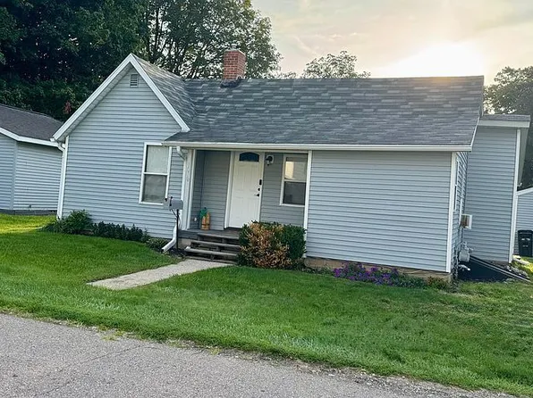 1010 1st Ave, Lake Odessa, MI 48849