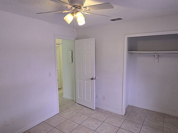 5th image of 1375 Hendren Dr #1